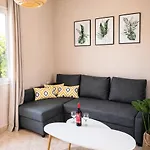 Διαμέρισμα Verano Oasis Apartment_near The Sea-free Parking *